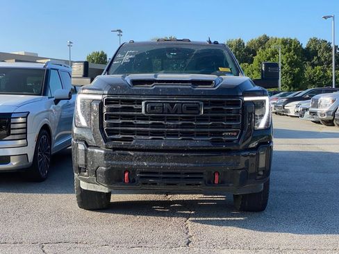 Used 2024 GMC Sierra 2500 AT4 w/ AT4 Premium Plus Package AWD/4WD image 2