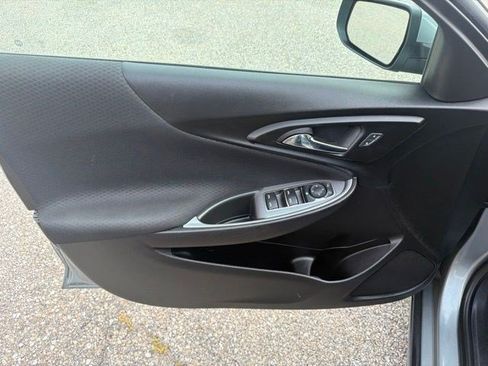 Used 2024 Chevrolet Malibu LT FWD image 11