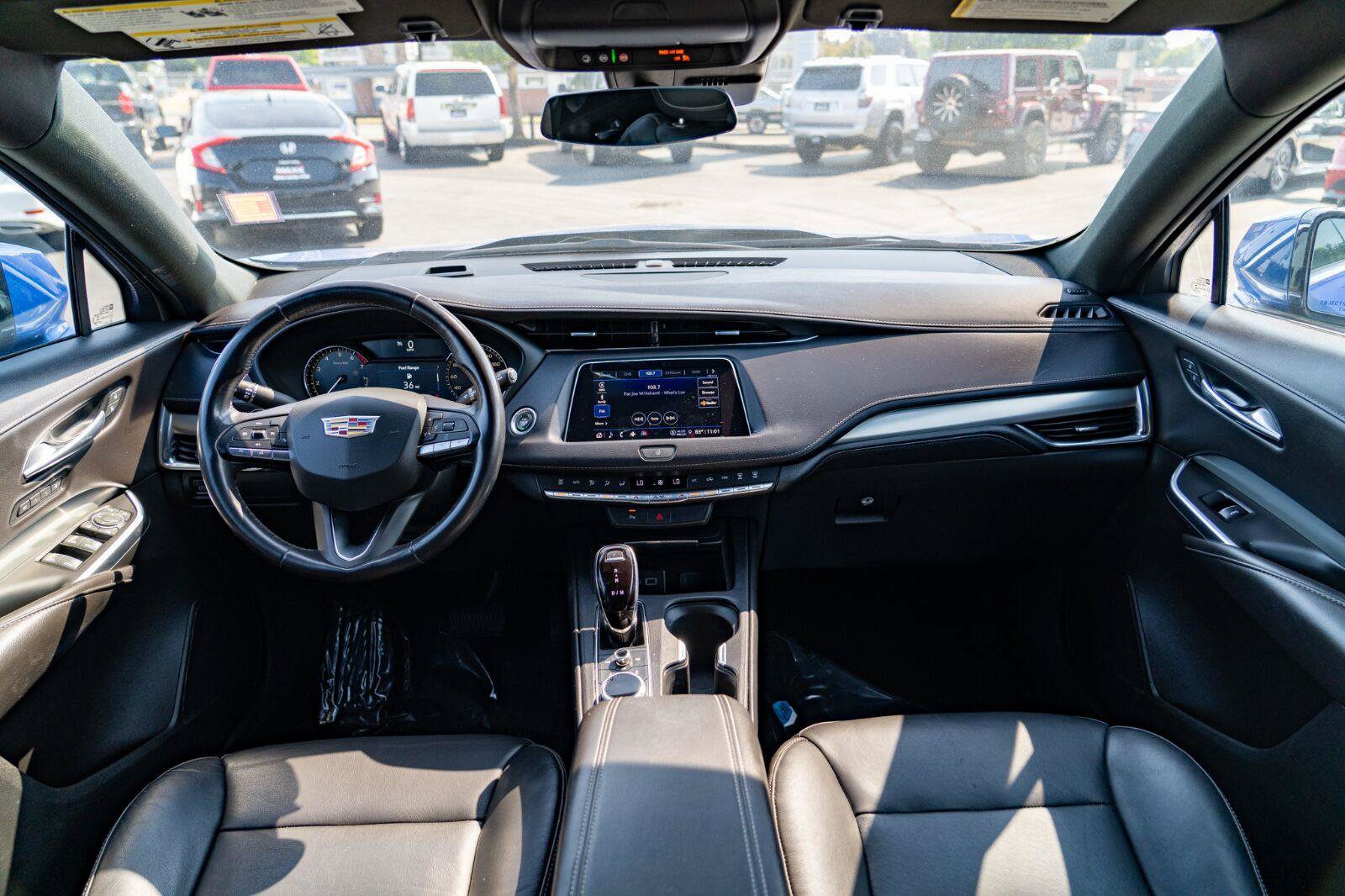 Used 2022 Cadillac XT4 Premium Luxury w/ Safety Alert Package AWD/4WD image 23