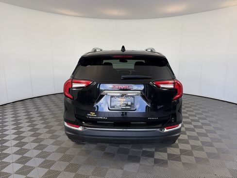Used 2024 GMC Terrain SLT AWD/4WD image 9