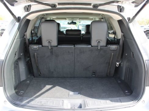 Used 2018 Nissan Pathfinder SL w/ SL Premium Package FWD image 10