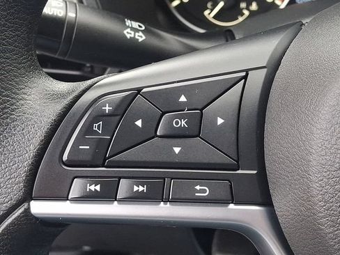 Used 2025 Nissan Altima 2.5 SV AWD/4WD image 21