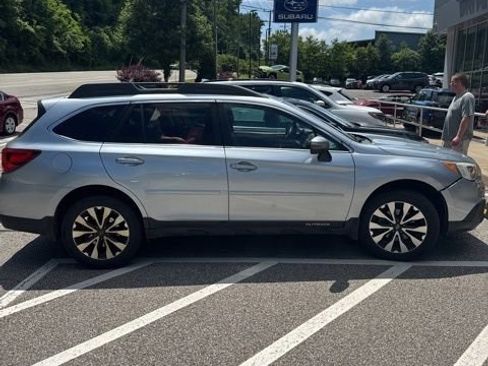 Used 2017 Subaru Outback 3.6R Limited AWD/4WD image 2