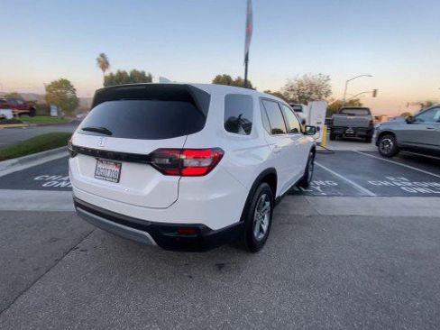 Used 2023 Honda Pilot EX-L image 8