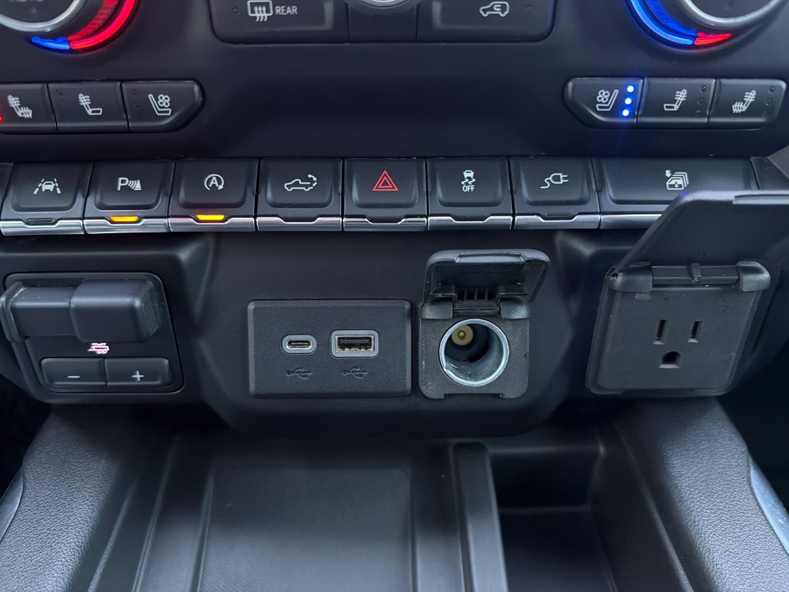 Used 2021 Chevrolet Silverado 1500 LTZ w/ Technology Package AWD/4WD image 29