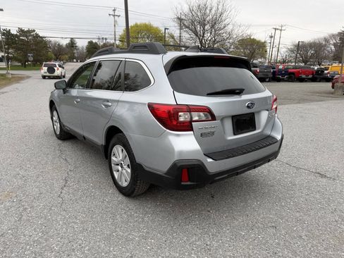 Used 2019 Subaru Outback 2.5i Premium AWD/4WD image 3