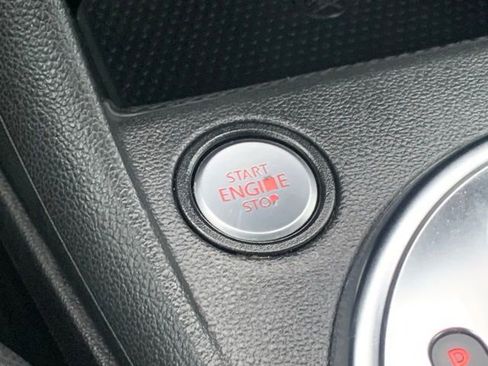 Used 2013 Volkswagen Beetle 2.0T image 14