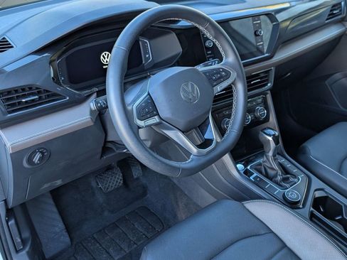 Used 2023 Volkswagen Taos SEL image 4