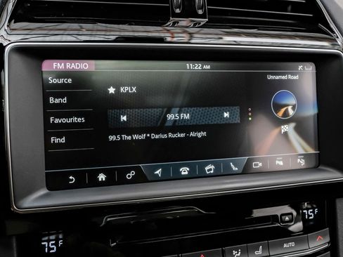 Used 2019 Jaguar F-PACE S image 31