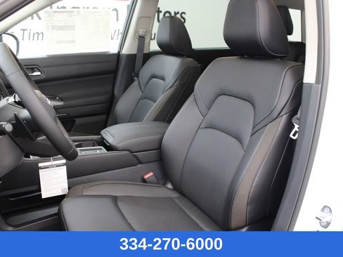 New 2026 Nissan Pathfinder SL image 13