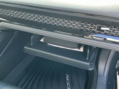 Used 2024 Honda Accord Touring image 27