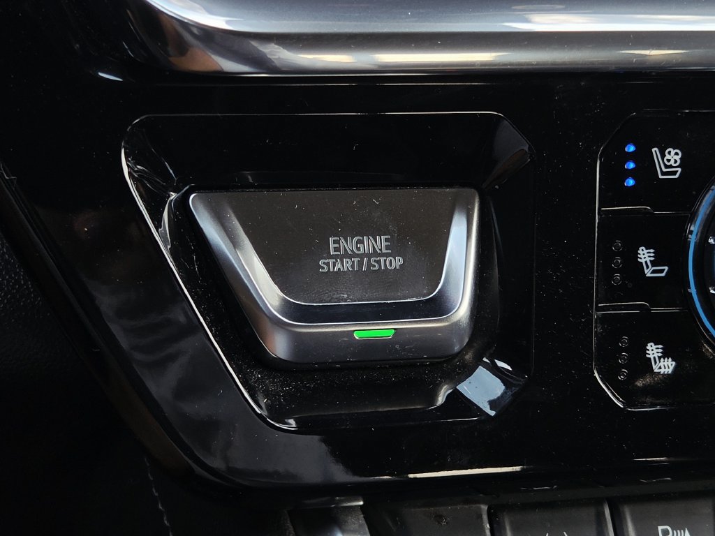 Used 2023 GMC Sierra 1500 Denali w/ Technology Package AWD/4WD image 23
