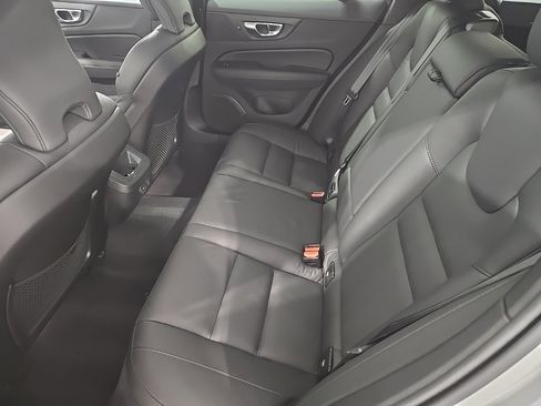 Used 2025 Volvo V60 B5 Cross Country Plus image 19