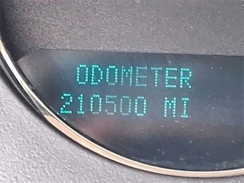 Used 2011 Chevrolet Suburban LTZ image 21