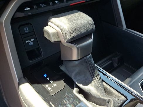 Used 2024 Toyota Tundra Limited AWD/4WD image 16