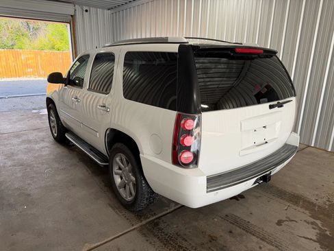 Used 2014 GMC Yukon Denali AWD/4WD image 2