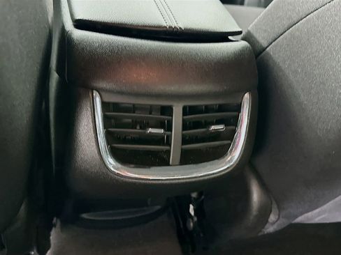 Used 2024 Chevrolet Malibu LT image 34