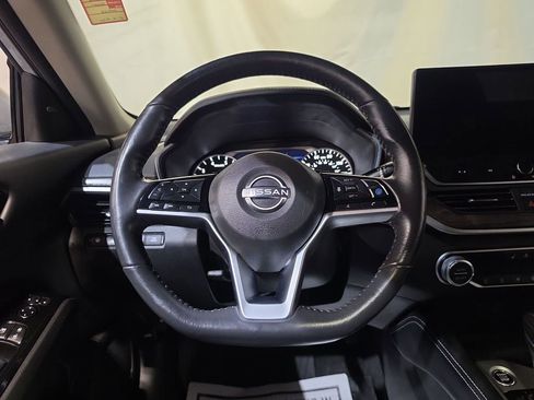 Used 2023 Nissan Altima 2.5 SL FWD image 11