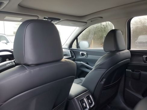 New 2026 Kia Sorento S image 11