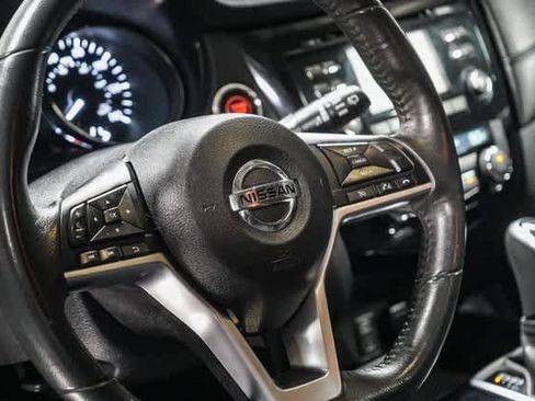 Used 2017 Nissan Rogue SV image 20