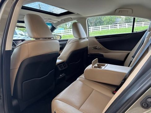 Used 2019 Lexus ES 350 w/ Premium Package FWD image 29