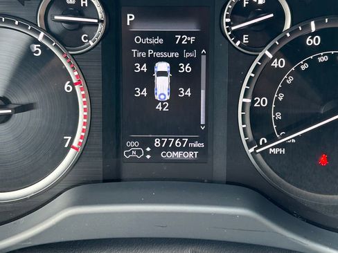 Used 2023 Lexus GX 460 Luxury w/ Sport Design Package AWD/4WD image 41