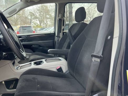 Used 2013 Dodge Grand Caravan SXT image 12