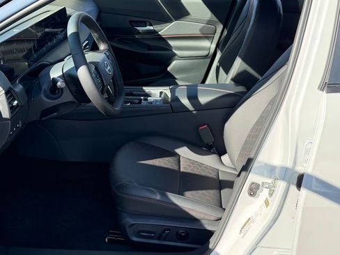 New 2026 Nissan Sentra SR FWD image 21