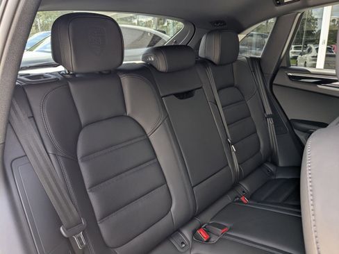 New 2026 Porsche Macan image 25
