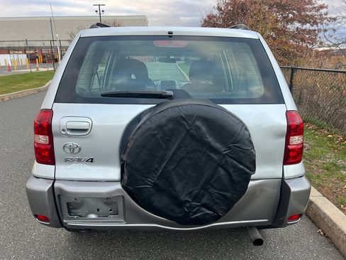 Used 2005 Toyota RAV4 2WD image 6