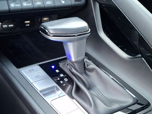Certified 2023 Hyundai Elantra Limited FWD image 18