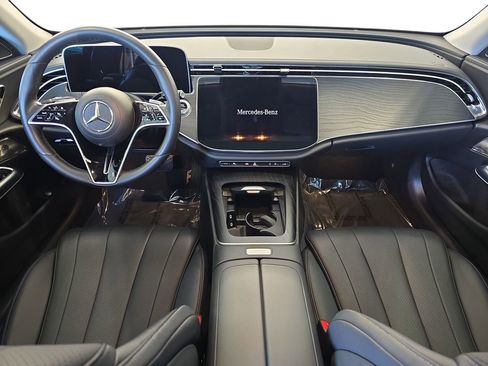 Used 2024 Mercedes-Benz E 350 4MATIC Sedan image 9