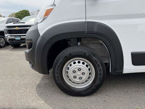Used 2026 RAM ProMaster 2500 w/ Convenience Group FWD image 11