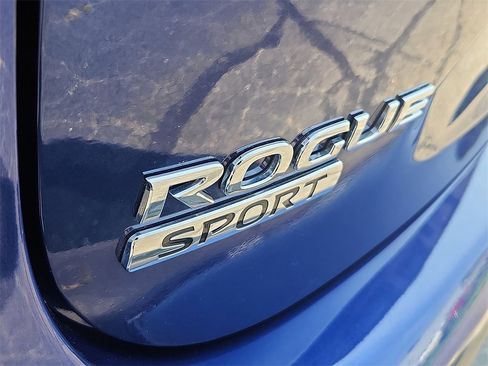 Used 2022 Nissan Rogue Sport S image 30