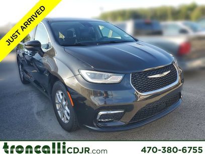 Certified 2023 Chrysler Pacifica Touring-L