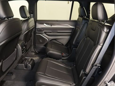 New 2025 Jeep Grand Cherokee L Limited image 17