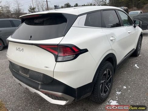 Used 2023 Kia Sportage LX image 3