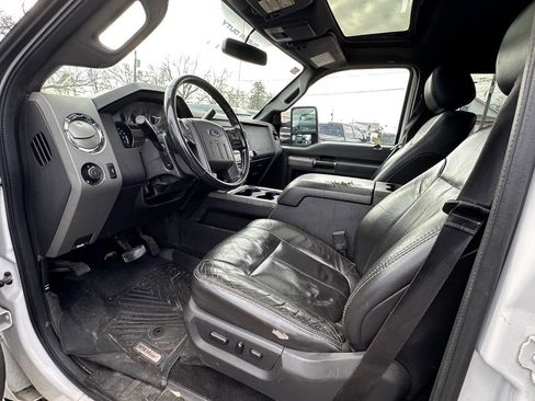 Used 2012 Ford F250 Lariat w/ Chrome Pkg image 8