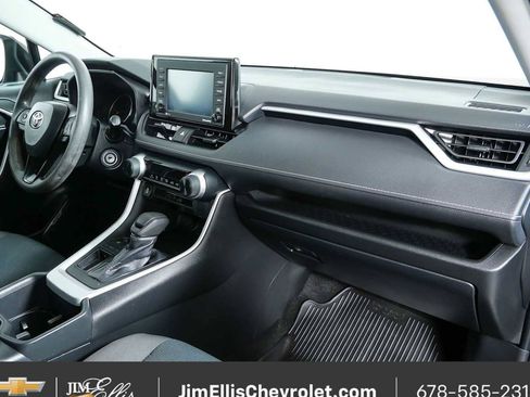 Used 2022 Toyota RAV4 LE FWD image 21