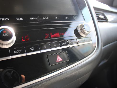 Used 2022 Mitsubishi Outlander SEL AWD/4WD image 18