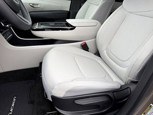 New 2026 Hyundai Tucson Blue SE image 8