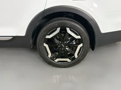 Used 2024 Kia Telluride EX w/ EX Captain's Chair Package FWD image 39
