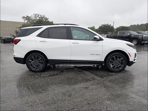 Used 2024 Chevrolet Equinox RS FWD image 3