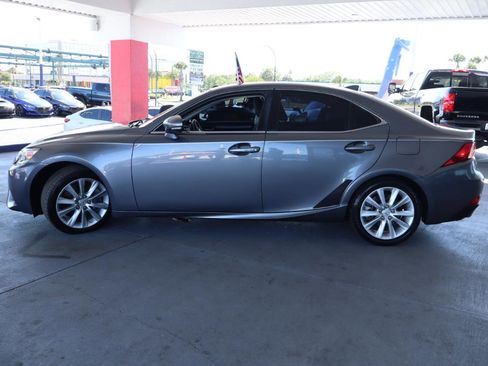 Used 2016 Lexus IS 200t RWD image 10
