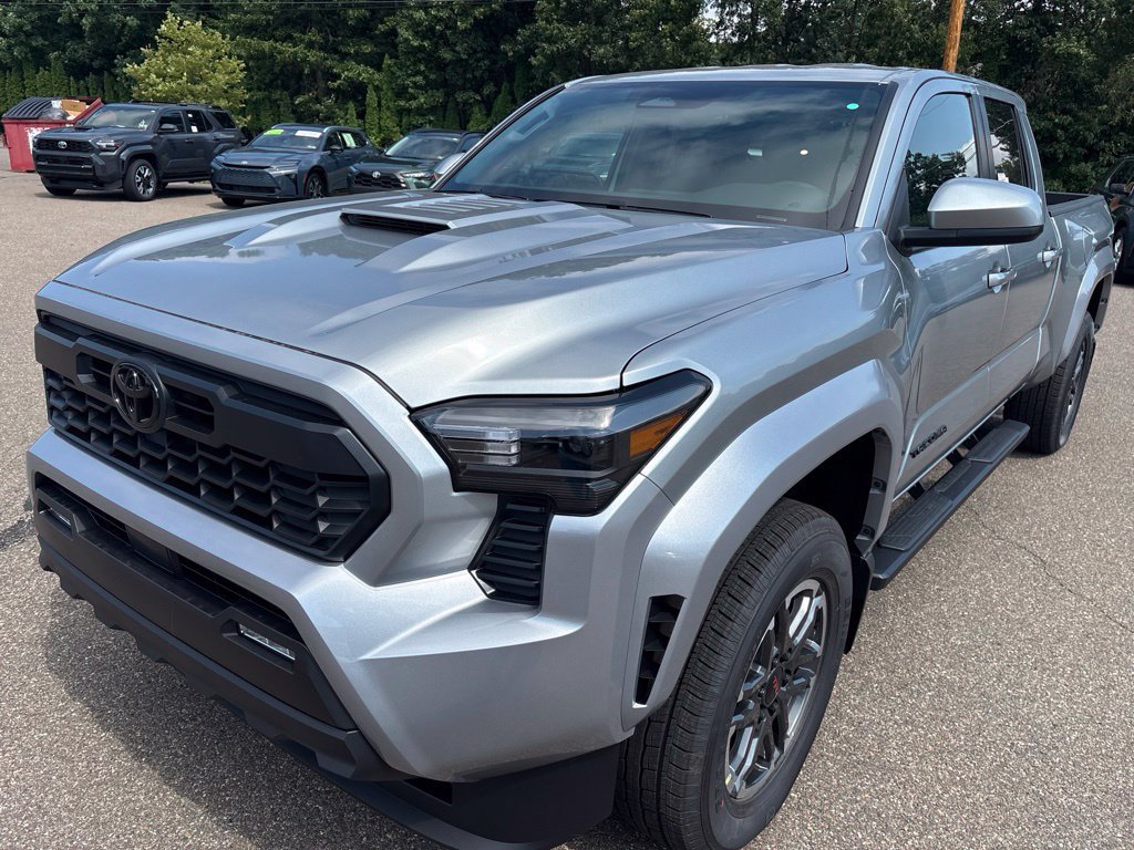 Used 2026 Toyota Tacoma TRD Sport AWD/4WD image 2