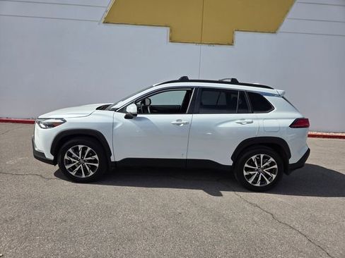 Used 2023 Toyota Corolla Cross XLE w/ Convenience Package image 3