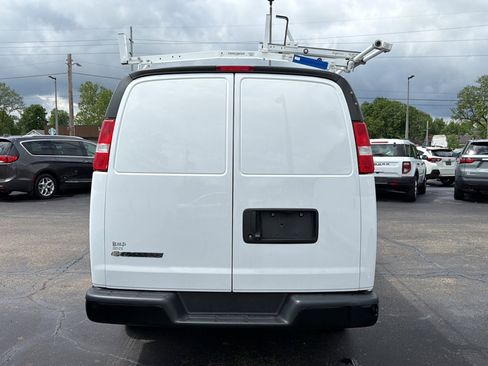 Used 2022 Chevrolet Express 2500 Extended w/ Driver Convenience Package RWD image 17
