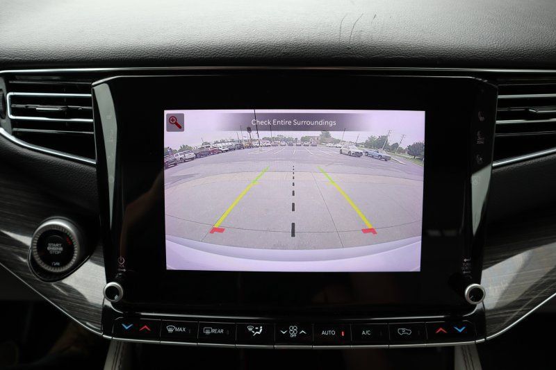 Used 2022 Jeep Wagoneer Series II AWD/4WD image 13