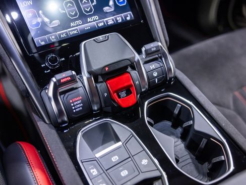 Used 2024 Lamborghini Urus S AWD/4WD image 46