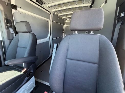 Used 2021 Mercedes-Benz Sprinter 2500 image 11